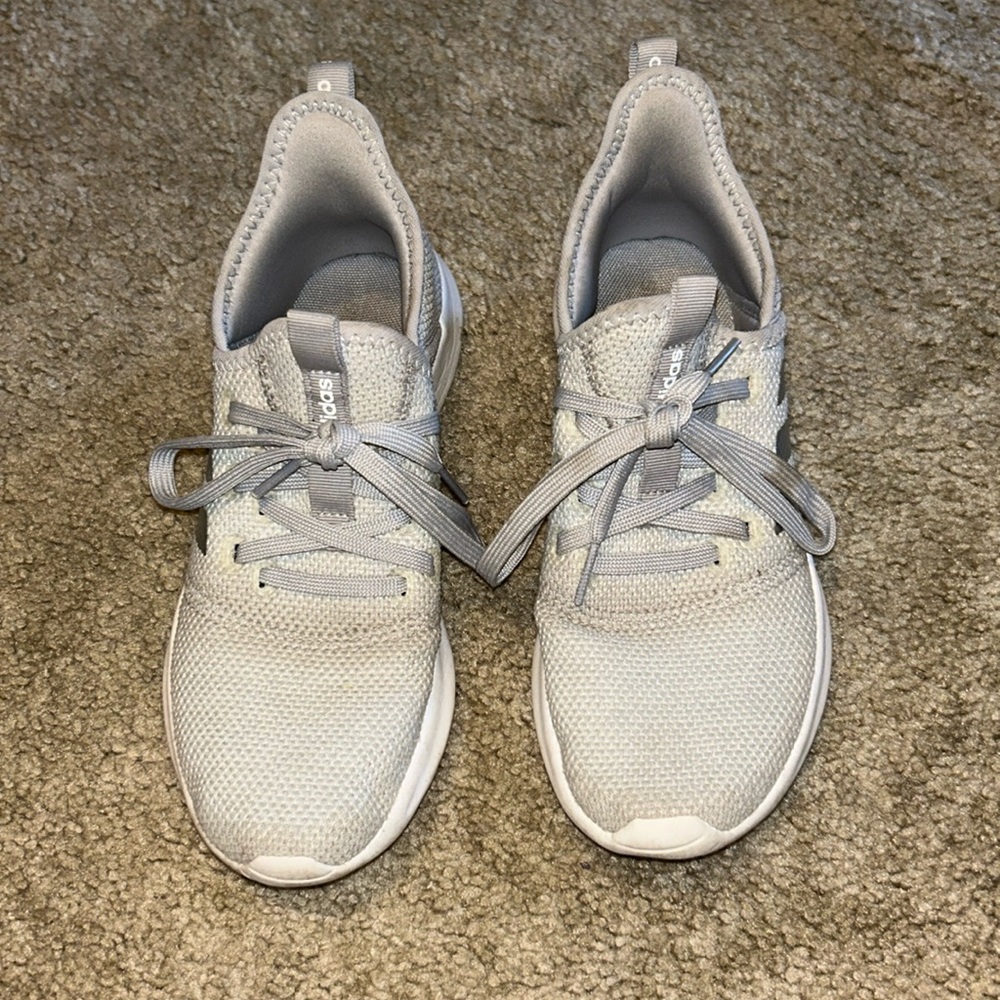 ADIDAS cloudfoam tennis shoe